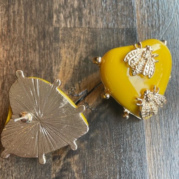 Athro Insect on THE HEART Earrings - Picture 3 of 8